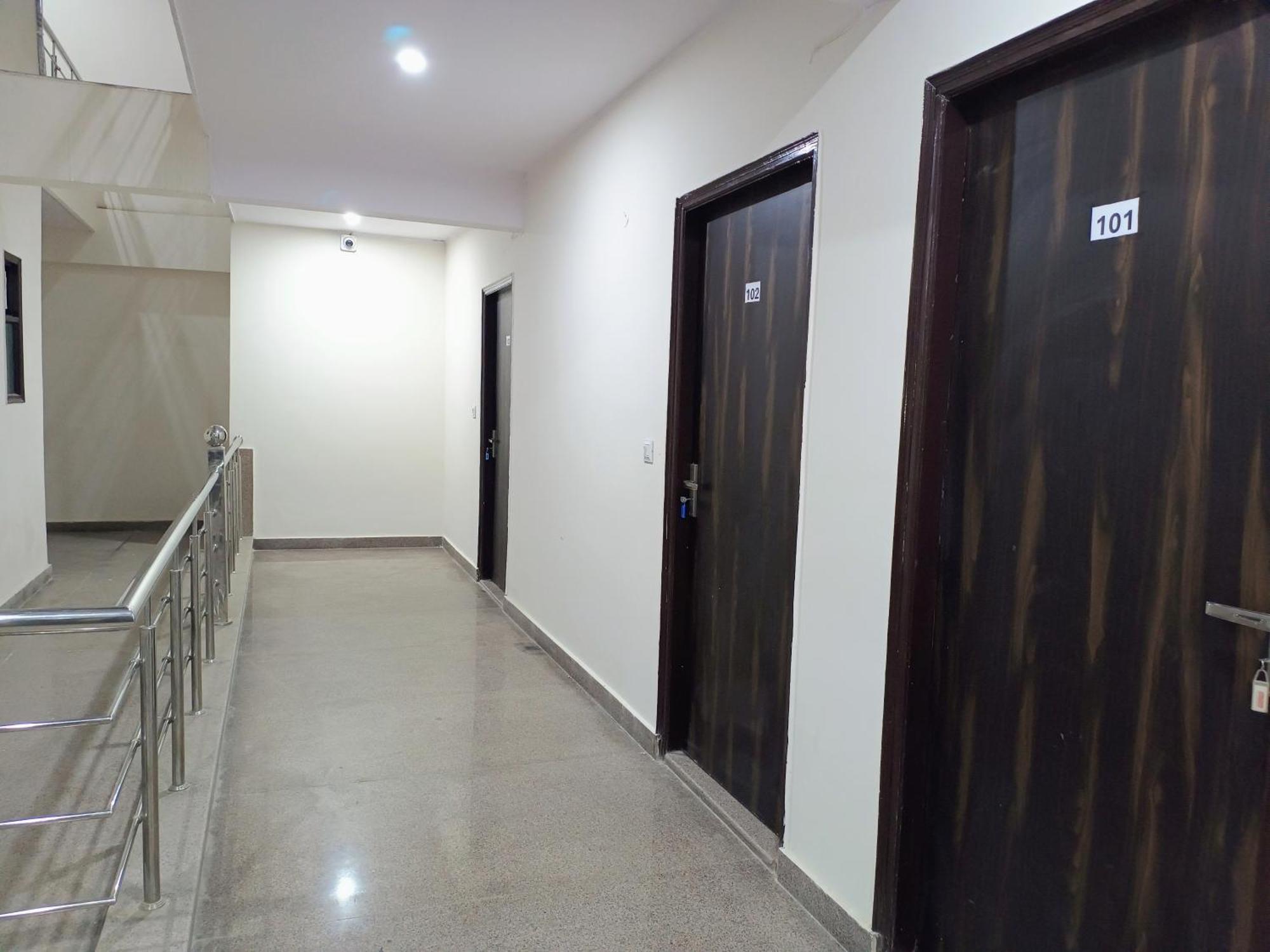Hotel Krishna Tower Delhi  Esterno foto