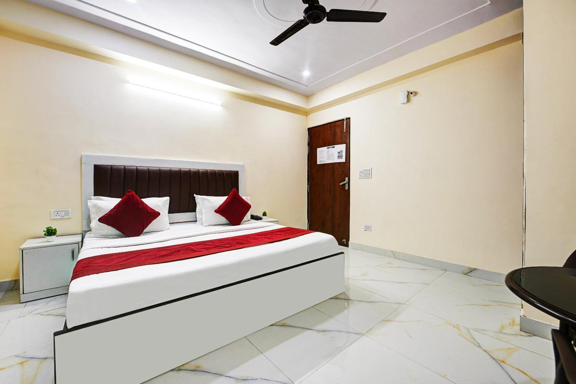 Hotel Krishna Tower Delhi  Esterno foto